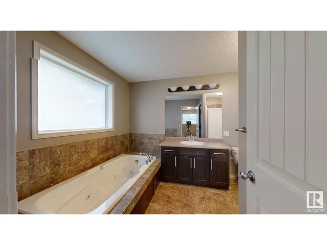18015 87 St Nw, House detached with 3 bedrooms, 2 bathrooms and 4 parking in Edmonton AB | Image 37