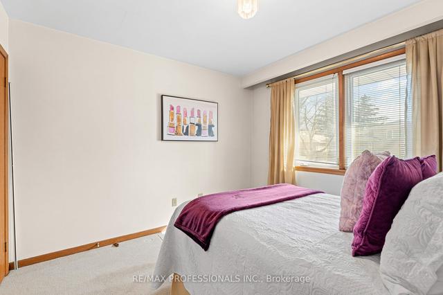 48 Gracey Blvd, House detached with 3 bedrooms, 2 bathrooms and 3 parking in Toronto ON | Image 10