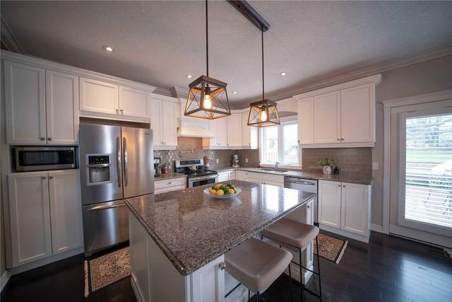 25 Wingrove Wood, House detached with 3 bedrooms, 4 bathrooms and 11 parking in Brant ON | Image 32