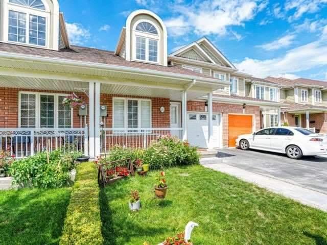 29 Irene Cres, House attached with 3 bedrooms, 3 bathrooms and 2 parking in Brampton ON | Image 2