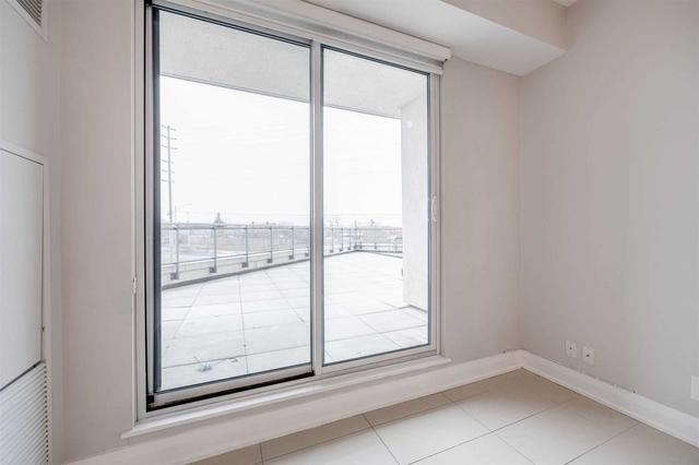 201 - 12 Woodstream Blvd, Condo with 2 bedrooms, 2 bathrooms and 2 parking in Vaughan ON | Image 3
