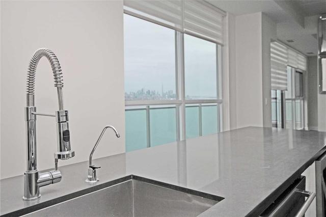 3903 - 33 Shore Breeze Dr, Condo with 2 bedrooms, 3 bathrooms and 1 parking in Toronto ON | Image 2