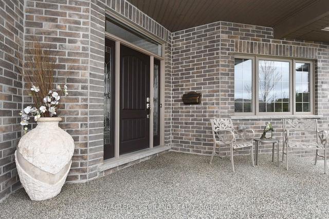 2622 Sandra Post Cres, House detached with 2 bedrooms, 3 bathrooms and 4 parking in London ON | Image 12