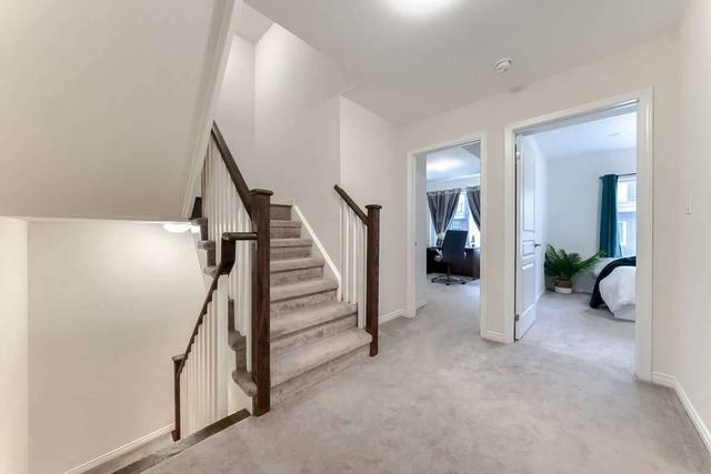 18 - 18 Applewood Lane, Townhouse with 3 bedrooms, 3 bathrooms and 1 parking in Toronto ON | Image 5