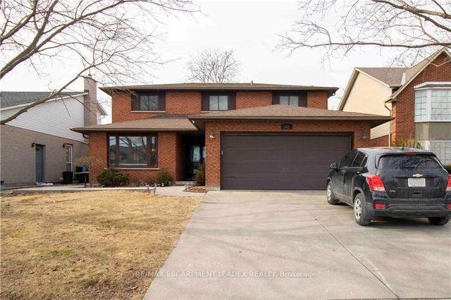 111 Pinewarbler Dr, House detached with 4 bedrooms, 4 bathrooms and 4 parking in Hamilton ON | Image 1