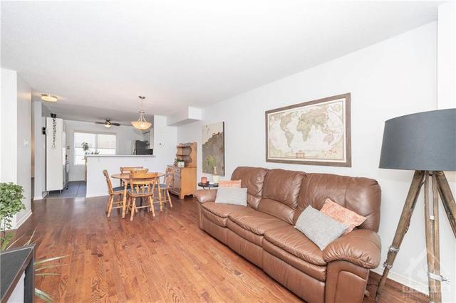 11 Yorkville Street, Townhouse with 2 bedrooms, 2 bathrooms and 2 parking in Ottawa ON | Image 5