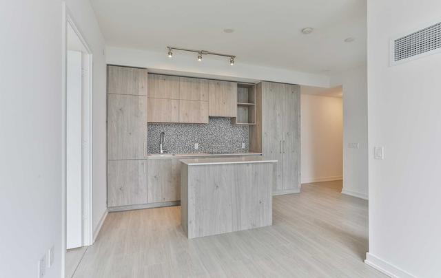 1611 - 1 Yorkville Ave, Condo with 2 bedrooms, 2 bathrooms and 1 parking in Toronto ON | Image 11
