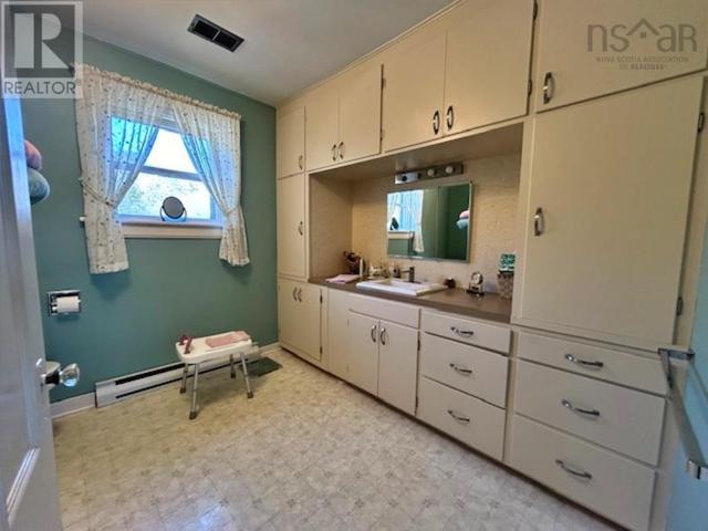 5752 Highway 332, House detached with 4 bedrooms, 1 bathrooms and null parking in Lunenburg MD NS | Image 23