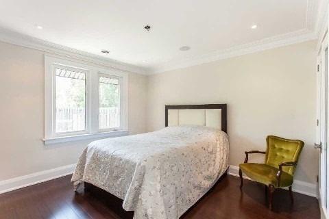 152 Highbourne Rd, House detached with 6 bedrooms, 3 bathrooms and 1 parking in Toronto ON | Image 4