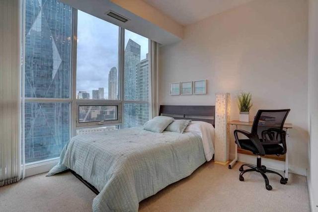 2502 - 18 Harbour St, Condo with 2 bedrooms, 2 bathrooms and 1 parking in Toronto ON | Image 8