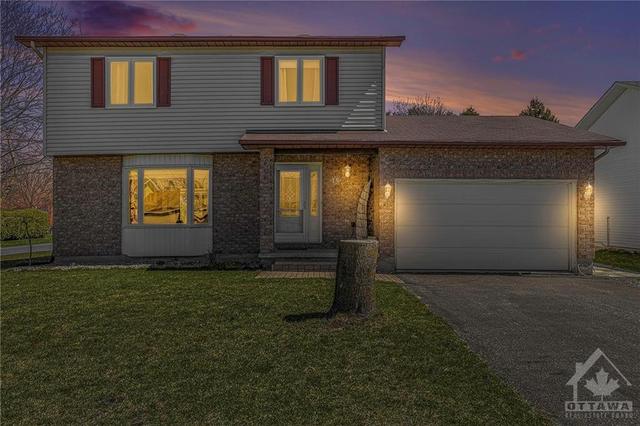 15 Lapointe Boulevard, House detached with 3 bedrooms, 3 bathrooms and 4 parking in Russell ON | Image 2