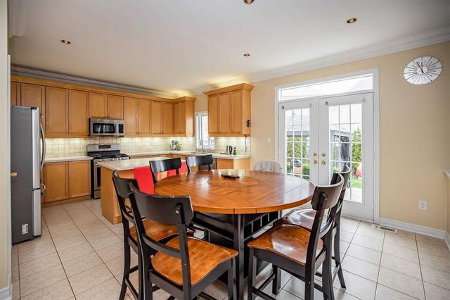 30 Castle Mountain Dr, House detached with 4 bedrooms, 5 bathrooms and 7 parking in Brampton ON | Image 3