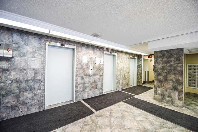 201 - 17 Knightsbridge Rd, Condo with 3 bedrooms, 2 bathrooms and 1 parking in Brampton ON | Image 2