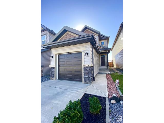 22729 95a Av Nw, House detached with 3 bedrooms, 2 bathrooms and 2 parking in Edmonton AB | Card Image