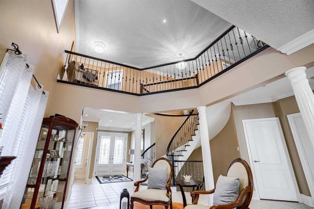 7418 Glamorgan Way, House detached with 4 bedrooms, 4 bathrooms and 6 parking in Mississauga ON | Image 3