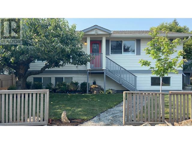 2 - 1343 Highland Drive S, House detached with 5 bedrooms, 2 bathrooms and 4 parking in Kelowna BC | Image 1