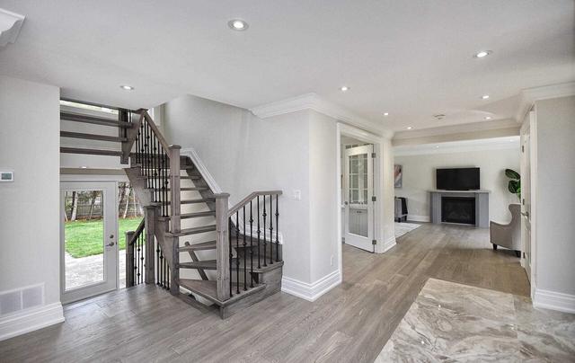 3 Rosea Crt, House detached with 4 bedrooms, 5 bathrooms and 7 parking in Markham ON | Image 4