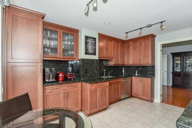 lph 01 - 60 Old Mill Rd, Condo with 3 bedrooms, 3 bathrooms and 2 parking in Oakville ON | Image 3