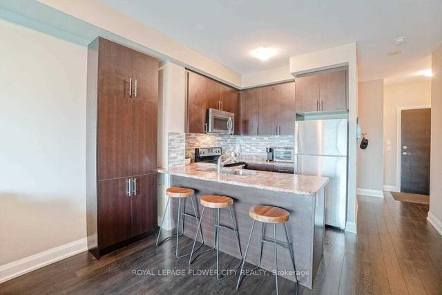 305 - 55 Yorkland Blvd, Condo with 1 bedrooms, 2 bathrooms and 2 parking in Brampton ON | Image 2
