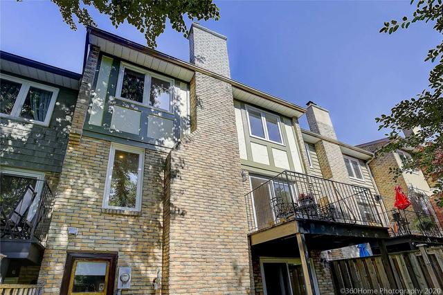 92 Quail Valley Cres, Townhouse with 3 bedrooms, 3 bathrooms and 4 parking in Markham ON | Image 12