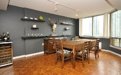 lph1 - 25 Fairview Rd W, Condo with 2 bedrooms, 2 bathrooms and 2 parking in Mississauga ON | Image 2