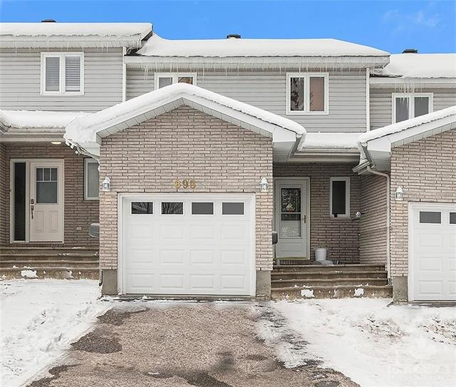 896 Notre Dame Street, Townhouse with 3 bedrooms, 2 bathrooms and 3 parking in Clarence Rockland ON | Image 1
