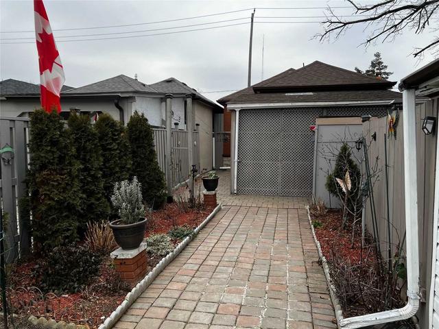 68 Bicknell Ave, House detached with 2 bedrooms, 2 bathrooms and 2 parking in Toronto ON | Image 7