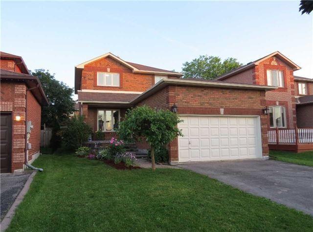 11 Bishop Dr, House detached with 3 bedrooms, 3 bathrooms and 4 parking in Barrie ON | Image 1