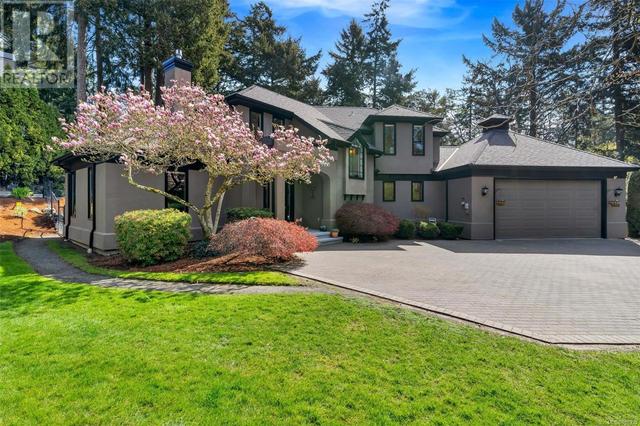 4533 Pheasantwood Terr, House detached with 3 bedrooms, 3 bathrooms and 6 parking in Saanich BC | Image 5