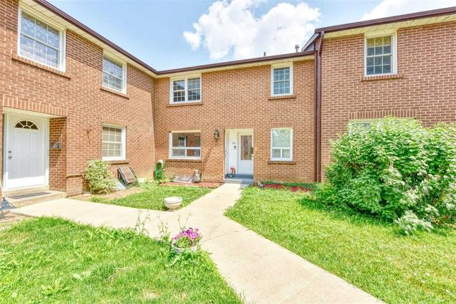 32 Balmoral Dr, Townhouse with 3 bedrooms, 2 bathrooms and 1 parking in Brampton ON | Image 12