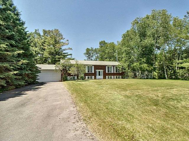 129 Pinewood Blvd, House detached with 3 bedrooms, 2 bathrooms and 8 parking in Kawartha Lakes ON | Image 9