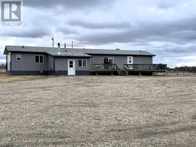 53066 Twp Rd 864, Home with 3 bedrooms, 2 bathrooms and 20 parking in Clear Hills AB | Image 3