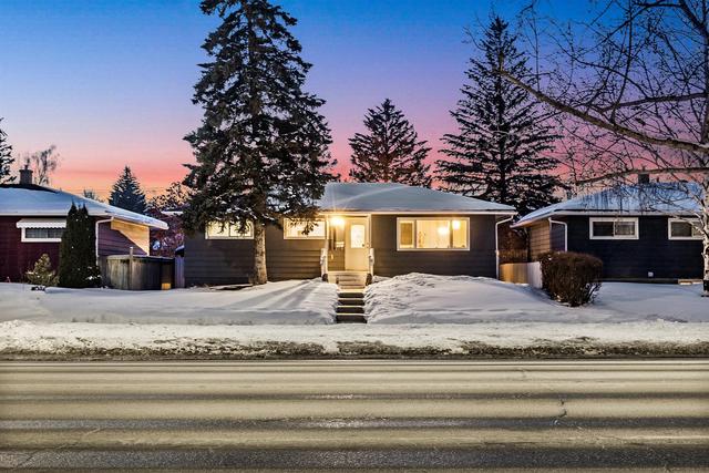 9811 Elbow Drive Sw, House detached with 6 bedrooms, 2 bathrooms and 3 parking in Calgary AB | Image 1