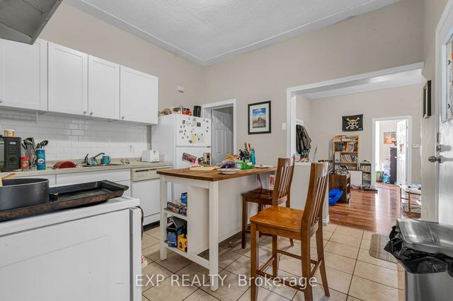 81 Barton St E, House attached with 4 bedrooms, 2 bathrooms and 0 parking in Hamilton ON | Image 13