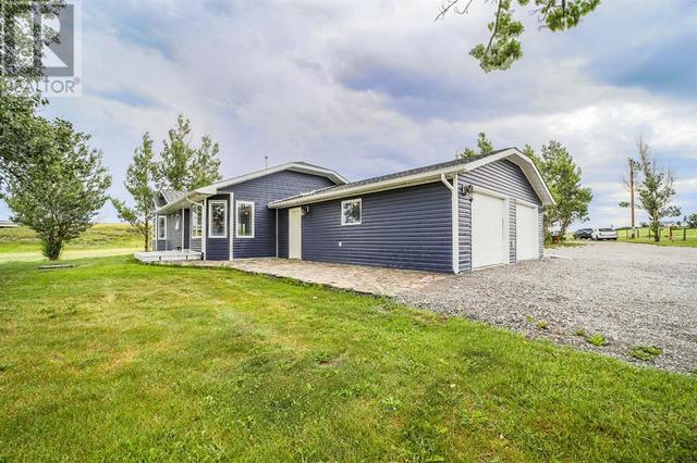 1510 Twp Rd 7 4, House detached with 2 bedrooms, 2 bathrooms and null parking in Pincher Creek No. 9 AB | Image 3