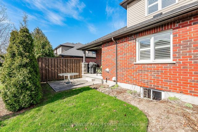 30 Katemore Dr, Townhouse with 2 bedrooms, 3 bathrooms and 2 parking in Guelph ON | Image 17