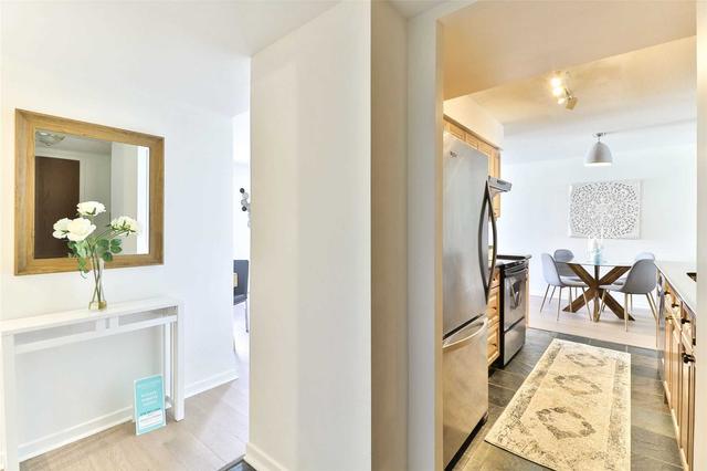 504 - 47 St Clair Ave W, Condo with 2 bedrooms, 2 bathrooms and 1 parking in Toronto ON | Image 23