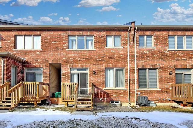13 Merrybrook Tr, House attached with 3 bedrooms, 3 bathrooms and 3 parking in Brampton ON | Image 33
