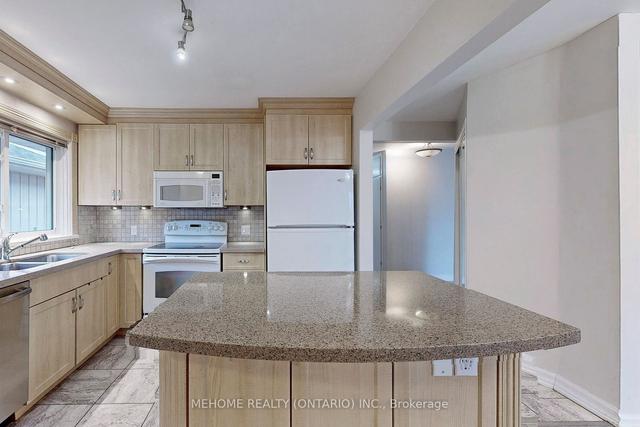 94 Wigmore Dr, House detached with 3 bedrooms, 2 bathrooms and 4 parking in Toronto ON | Image 3