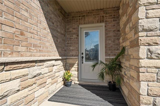 128 Mcguiness Drive, House detached with 4 bedrooms, 2 bathrooms and 3 parking in Brantford ON | Image 5