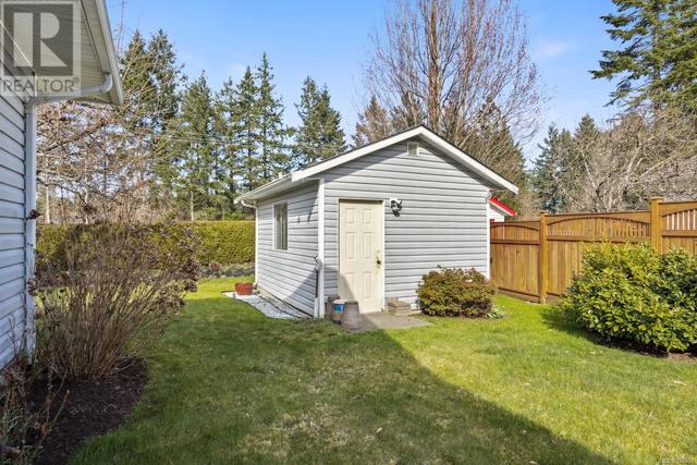 688 Woodland Dr, House detached with 2 bedrooms, 2 bathrooms and 2 parking in Comox BC | Image 38