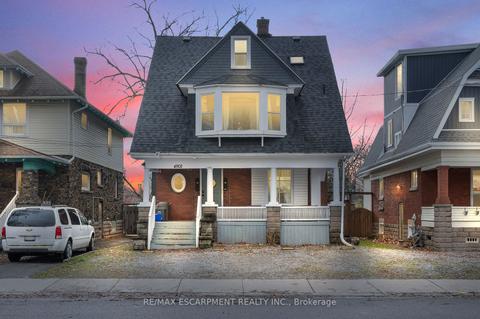4902 Mcrae St, House detached with 6 bedrooms, 4 bathrooms and 4 parking in Niagara Falls ON | Card Image