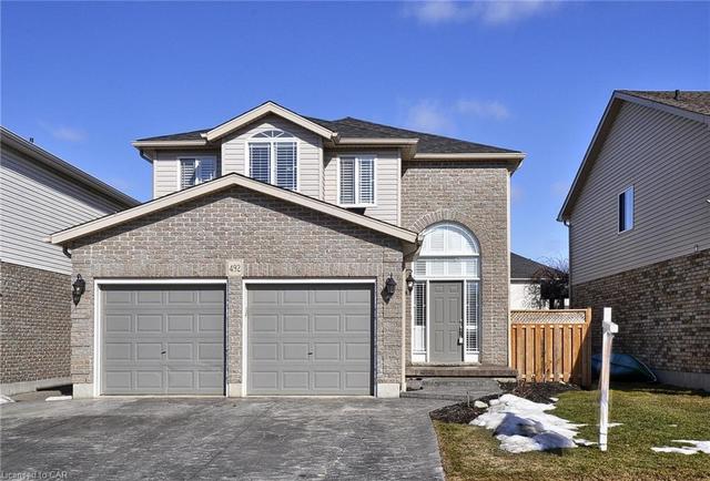 492 Langlaw Drive, House detached with 3 bedrooms, 2 bathrooms and 4 parking in Cambridge ON | Image 2