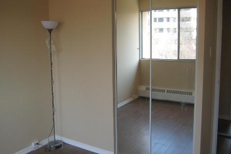405 - 10 Sunny Glenway Glwy, Condo with 2 bedrooms, 1 bathrooms and 1 parking in Toronto ON | Image 9