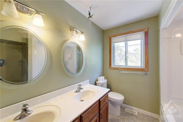 4131 Lafortune Drive, House detached with 3 bedrooms, 1 bathrooms and 6 parking in Ottawa ON | Image 8