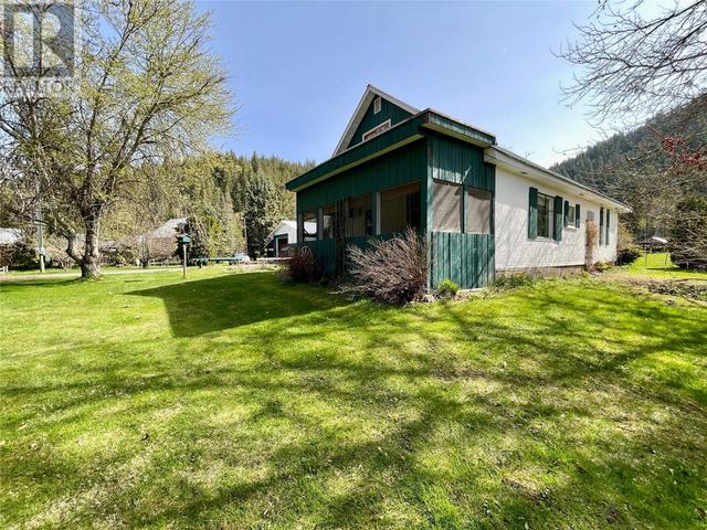 2015 Kerr Road, House detached with 3 bedrooms, 1 bathrooms and 10 parking in Sicamous BC | Image 54