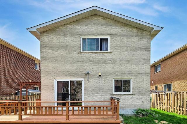 32 Graham Cres, House attached with 3 bedrooms, 3 bathrooms and 4 parking in Markham ON | Image 27
