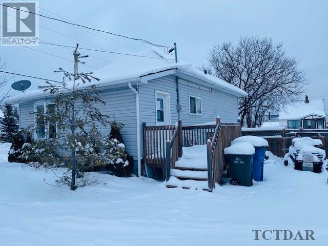 85 Fifteenth Ave, House detached with 3 bedrooms, 2 bathrooms and null parking in Cochrane ON | Card Image