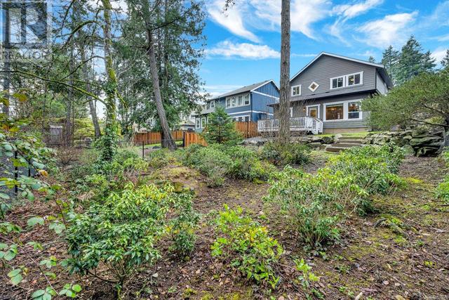 2328 Chilco Rd, House detached with 4 bedrooms, 3 bathrooms and 3 parking in View Royal BC | Image 39