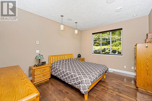 1153 Deerview Pl, House detached with 6 bedrooms, 3 bathrooms and 4 parking in Langford BC | Image 25
